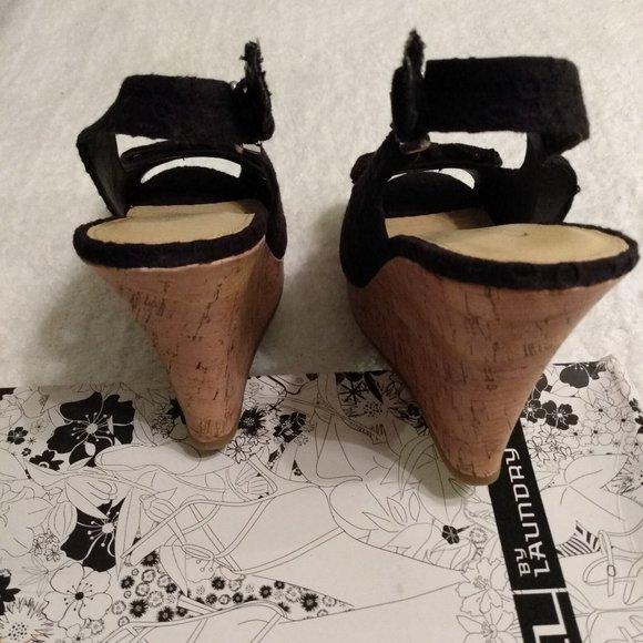 Chinese Laundry Imagined Eye Wedge with Free Gift! - Picture 4 of 9